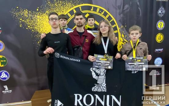 Будут защищать честь Кривого Рога: бойцы RONIN MMA TEAM получили четыре билета на ЧУ
