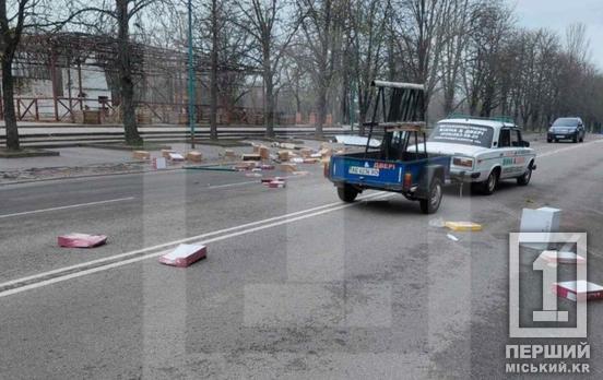 Вражеский дрон в Никополе попал в машину с пасками: люди чудом остались живы