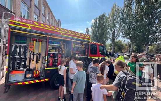 «Ми завжди поряд і завжди спішимо на допомогу»: герої без зброї зустрілися з учнями КГ №103