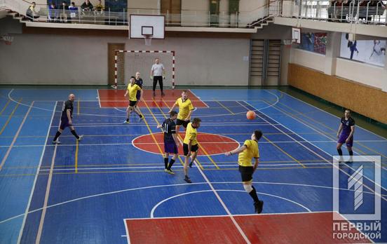 Сборная национального университета Кривого Рога заняла третье место на областном турнире по футзалу среди учёных
