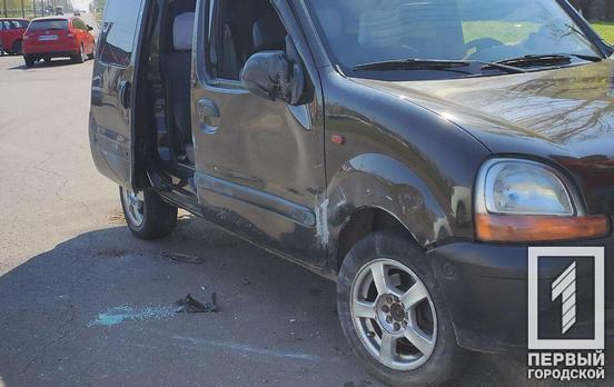 Авария в Кривом Роге: от удара на бок перевернулась машина