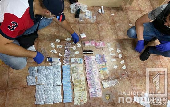 Полицейские Кривого Рога разоблачили группу дельцов, ежемесячно продававших наркотиков на полтора миллиона гривен