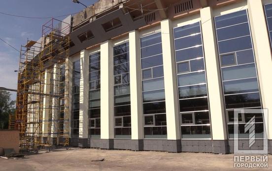 Первый этап реконструкции западной части стадиона «Металлург» в Кривом Роге выполнен на 60%, – заявление