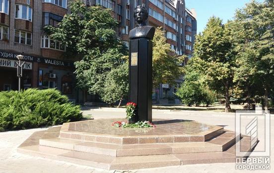Александру Полю 188: по случаю годовщины со дня рождения краеведа и археолога в Кривом Роге возложили цветы