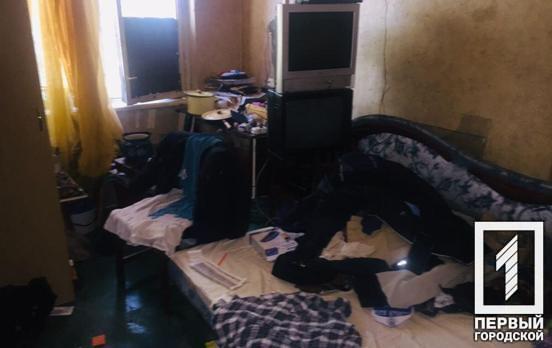 В общежитии Кривого Рога нашли труп женщины, в убийстве подозревают сожителя (фото 18+)