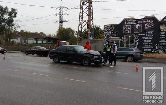 В Кривом Роге столкнулись два BMW, пострадали пассажиры