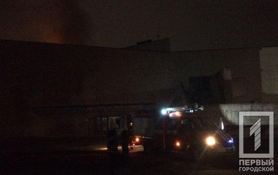 Вечером в Кривом Роге загорелось здание бывшего кинотеатра «Современник»
