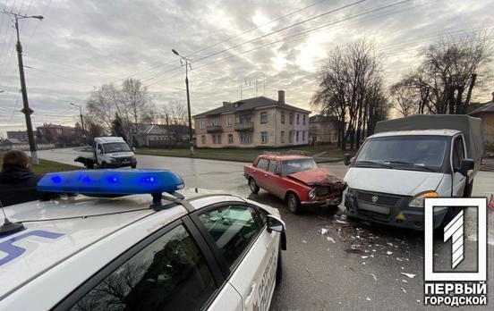 В Терновском районе Кривого Рога столкнулись грузовик и легковушка, пострадали два человека