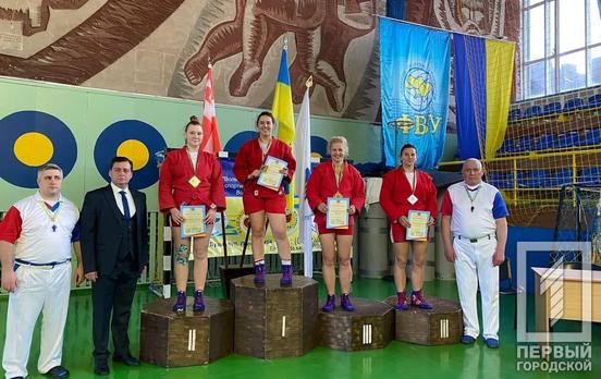 Спортсменки из Кривого Рога завоевали «золото» и «серебро» на Чемпионате Украины по самбо