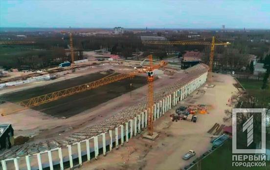 В Кривом Роге официально стартовала реконструкция стадиона «Металлург»