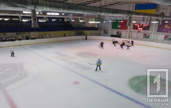 Юные хоккеисты из Кривого Рога дважды крупно обыграли сверстников из херсонского «Днепра»