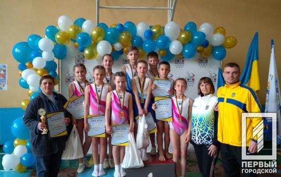 Воспитанники одной из спортивных школ Кривого Рога получили два «золота» и «серебра» на чемпионате Украины по прыжкам на акробатической дорожке