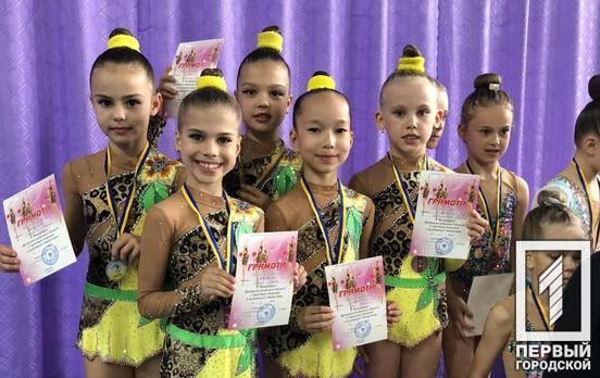 Воспитанницы восьмой спортивной школы Кривого Рога привезли медали с чемпионата области по художественной гимнастике