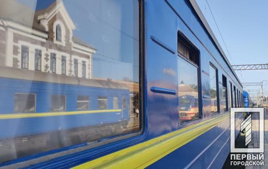 Падение товарных вагонов в Запорожье: некоторые поезда, останавливающиеся в Кривом Роге, придут с опозданием, - список