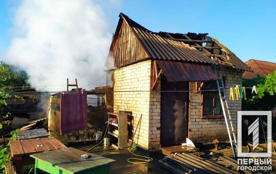 На території приватного домоволодіння у Кривому Розі виникла пожежа площею 60 метрів