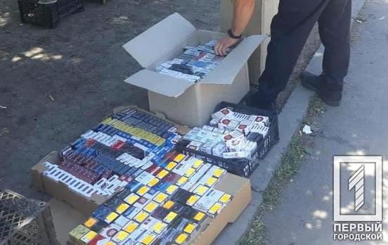 Во время рейда полицейские Кривого Рога изъяли около полутора тысяч пачек контрафактных сигарет