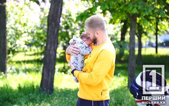 Зміни в українських родинах: у 67 разів більше чоловіків стали батьками-одинаками за час війни