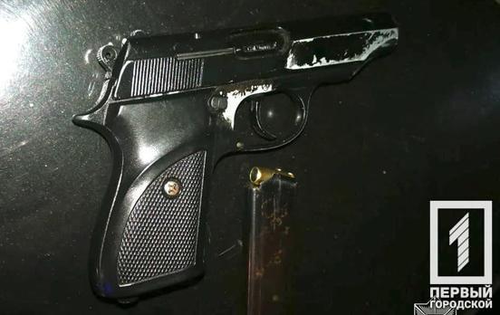 Пістолет та мачете: патрульні Кривого Рогу виявили зброю у містянина, який порушив правила дорожнього руху