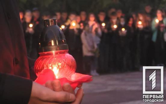 У Кривому Розі на світанку вшанували пам’ять розстріляних героїв-підпільників