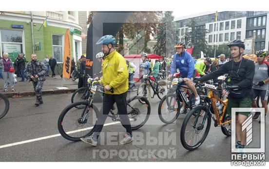 Велозабег «Железная сотня» вернулся в Кривой Рог: линию старта пересекли почти 300 участников