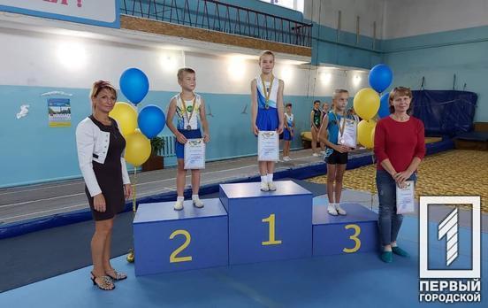 Вихованці спортивної школи Кривого Рогу відзначились на всеукраїнських змаганнях зі стрибків на акробатичній доріжці
