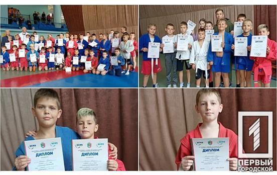 Воспитанники спортивной школы Кривого Рога заняли более 10 призовых мест на городском чемпионате по самбо