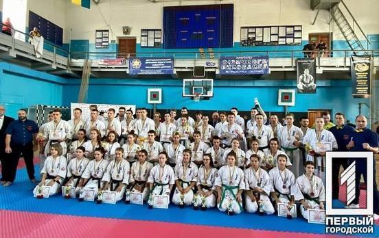 Вихованці спортивної школи Кривого Рогу здобули почесні місця на Чемпіонаті України з карате