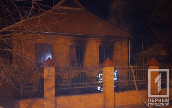 В Кривом Роге огонь охватил жилой дом: никто не пострадал