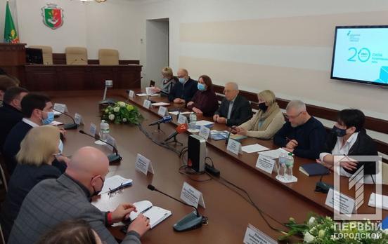 В Кривом Роге городские власти совместно с Украинским Фондом социальных инвестиций реализуют четыре проекта по ремонту амбулаторий и больниц