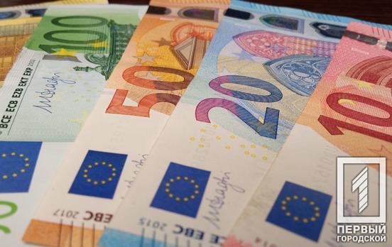 Нацбанк заборонив автоматичну конвертацію в іноземну валюту при перерахуванні коштів