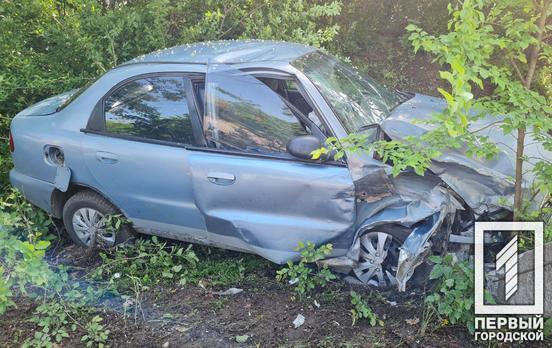 Авария на объездной в Кривом Роге: одна из машин влетела в столб