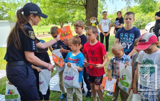 До Дня захисту дітей патрульні поліцейські влаштували свято для маленьких переселенців із Херсонщини