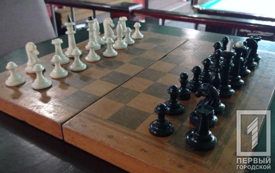 В Кривом Роге для переселенцев бесплатно организовали развлечения: бильярд и настольные игры