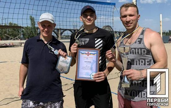 Криворожские спасатели заняли призовое место на областных соревнованиях по пляжному волейболу