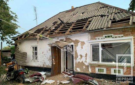 Ворог вночі обстріляв три райони Дніпропетровської області, пошкоджені будівлі та комунікації