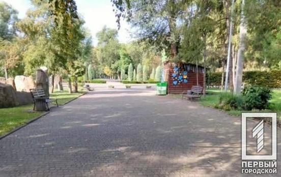 У парку Мершавцева, який після ракетного удару затопила річка Інгулець, завершили прибирання та розчистку