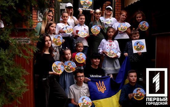 Малюнки для захисників та захисниць: у Кривому Розі малеча створювала листівки-послання українським воїнам