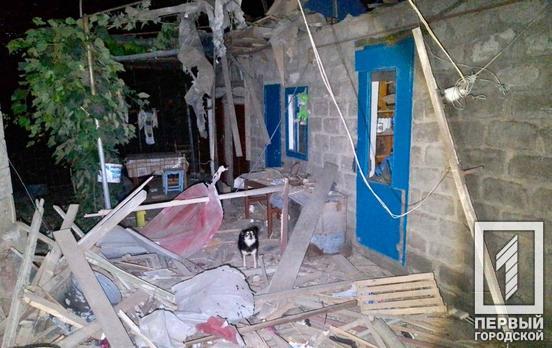Жилые дома, автомобили и электросети: минувшей ночью захватчики направили по двум общинам Днепропетровщины более 40 снарядов