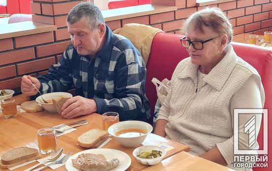Переселенці, які знайшли прихисток у Кривому Розі, безкоштовно можуть отримати гарячі обіди від благодійного фонду «Карітас»