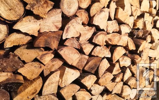 Процедуру закупівлі дров для населення спростили: де замовити