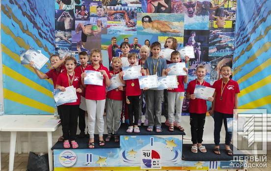 Більше 50 золотих, срібних та бронзових медалей завоювали криворізькі спортсмени на Благодійному кубку з плавання SWIM SHARKS-2022