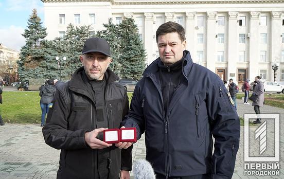 Нацбанк презентовал памятную медаль «Город героев – Херсон»
