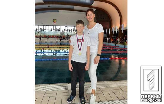 Третю сходинку Відкритої першості Братислави з плавання посів криворізький спортсмен Артем Скойбіда