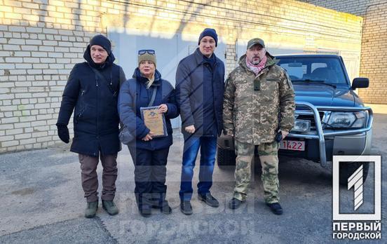 З нагоди Дня Збройних Сил України Військова адміністрація Кривого Рогу передала криворізьким захисникам позашляховик для виконання бойових задач