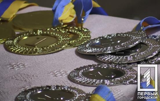 Четыре первых места и Гран-при получили воспитанники криворожской музыкальной школы на двух Всеукраинских конкурсах искусств