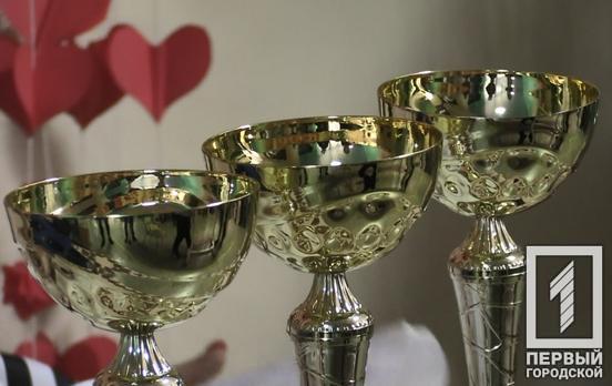 Талантливые воспитанники криворожских музыкальных школ добыли в борьбе призовые места на всеукраинском конкурсе игры на народных инструментах