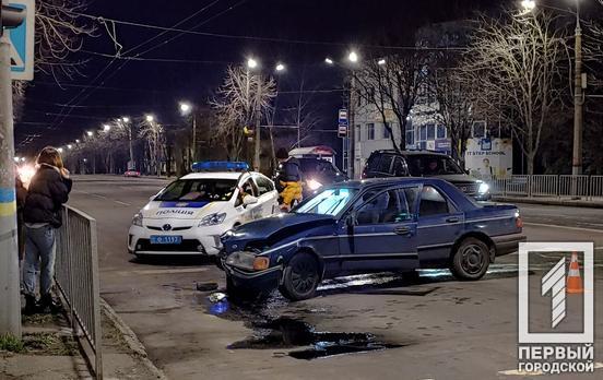 У Кривому Розі зіштовхнулися Ford Scorpio і Range Rover