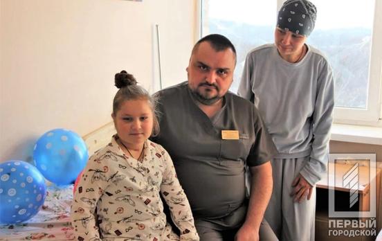 Семилетнюю девочку, которую спасали медики Днепра после ракетной атаки по Кривому Рогу, выписали из больницы