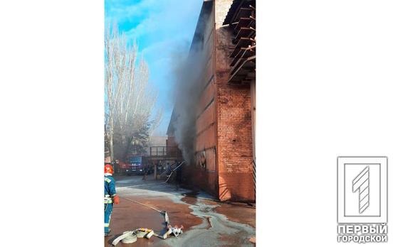 На одному з промислових підприємств Кривого Рогу гірничорятувальники гасили пожежу