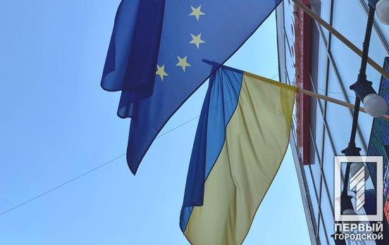 Почти 90% украинцев в ближайшее время поддержали бы вступление в ЕС и НАТО в случае проведения референдума, – опрос